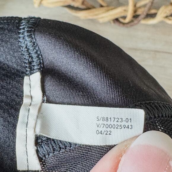 Athleta Ultimate Adjustable Black Sports Bra, Women's A-C, High Impact Ready - Picture 7 of 9